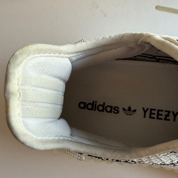 Adidas Yeezy Boost 350 V2 Zebra men’s Sz 8 EUC main image 8